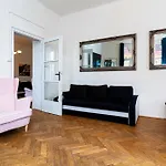 Victory Deluxe Suite
