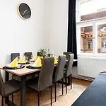 Victory Deluxe Suite
