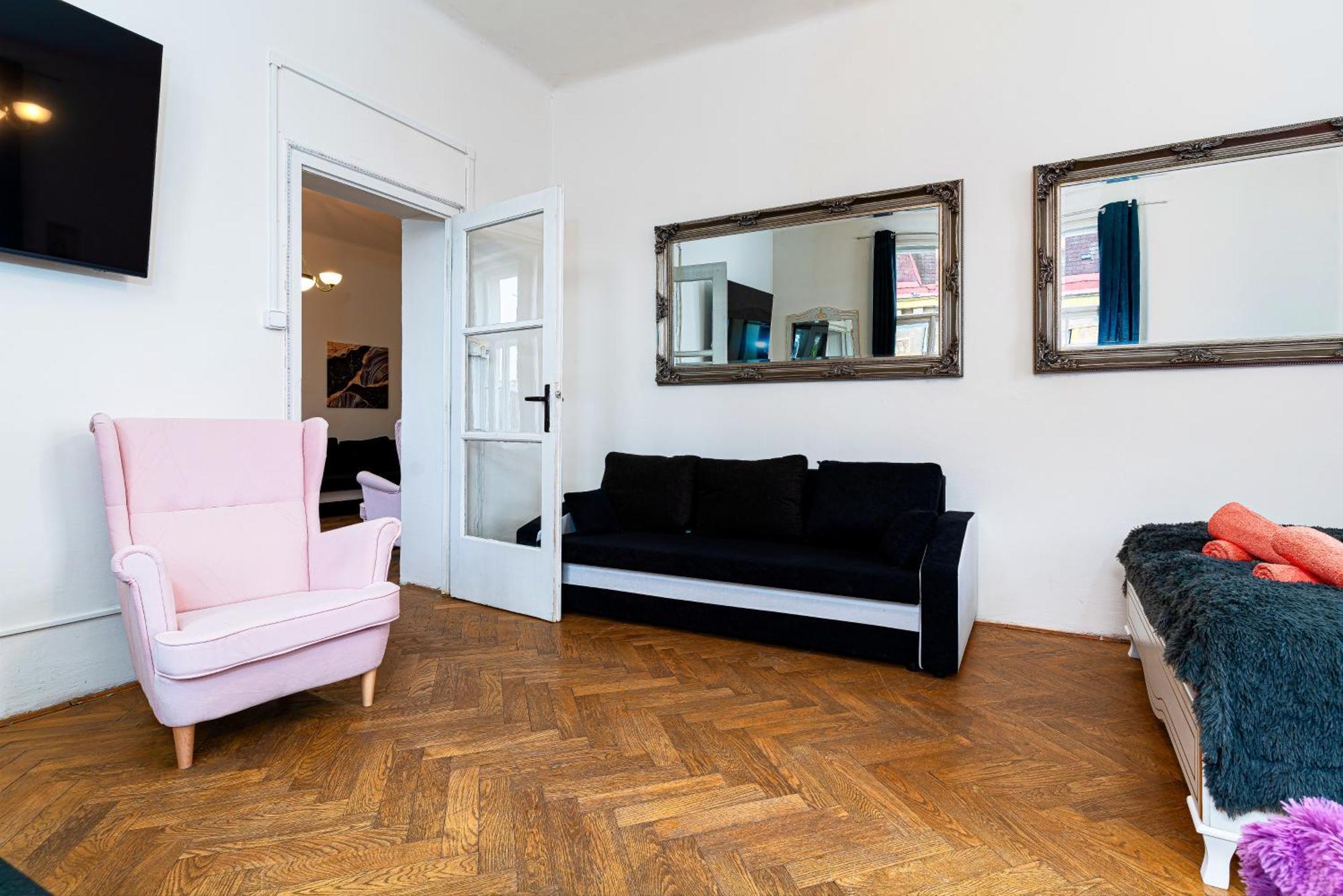 Victory Deluxe Apartment *