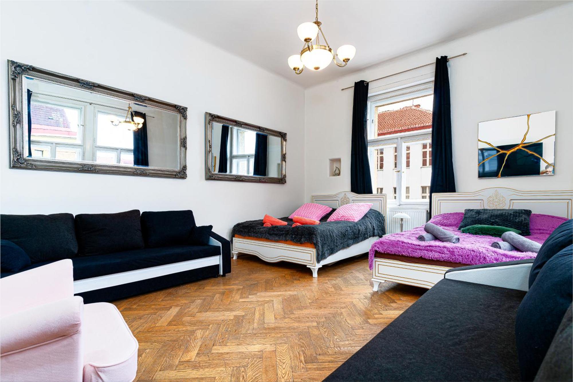 Victory Deluxe Apartment *